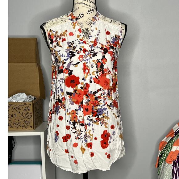 Market & Spruce SMALL Cassie Crochet Detail Top - Stitch Fix Sleeveless Blouse - Picture 11 of 11